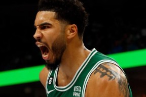 开云体育-关于塔图姆回归赛场，关键助攻首场状态亮眼，公牛观众沸腾！的信息